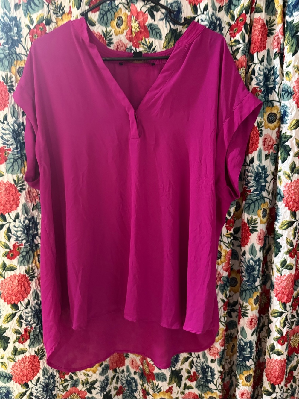 Cynthia Steffe Fuchsia V-Neck Short Sleeve Tunic